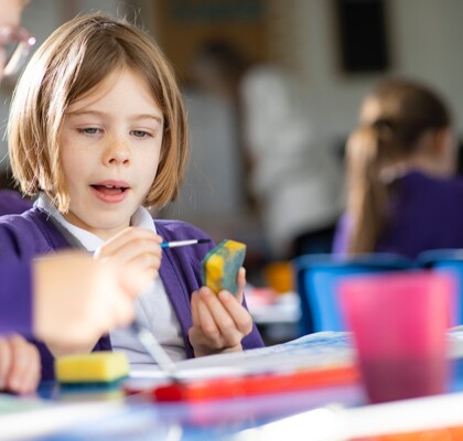 Primary school children in Cubbington show their support for the NHS